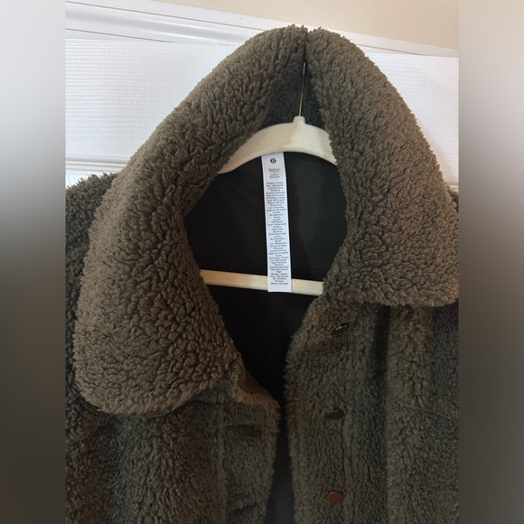 Lululemon cropped sherpa jacket - Picture 3 of 4